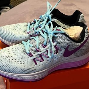 Women’s Air Zoom Vomero 10